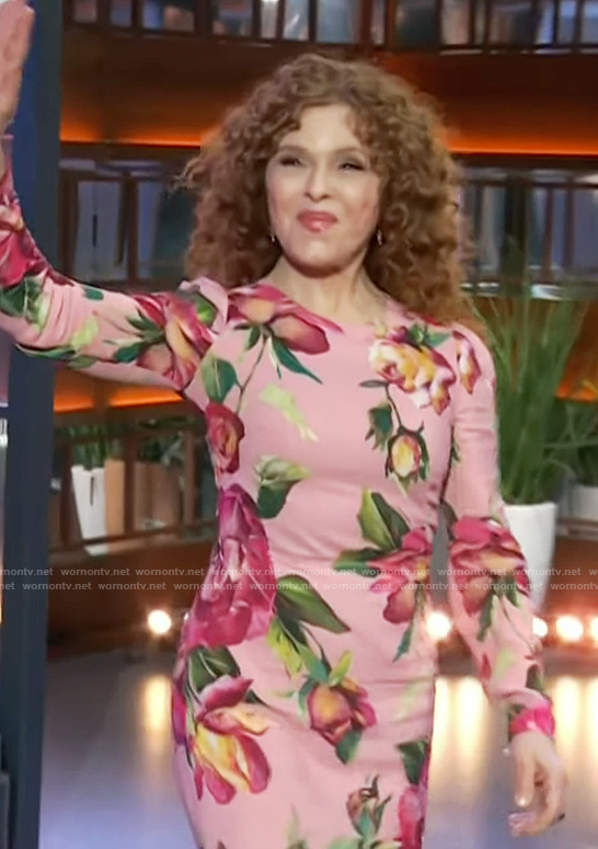 Bernadette Peters’s pink floral print dress on The Kelly Clarkson Show