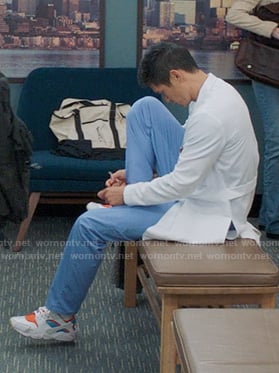 Blue’s white and orange sneakers on Greys Anatomy