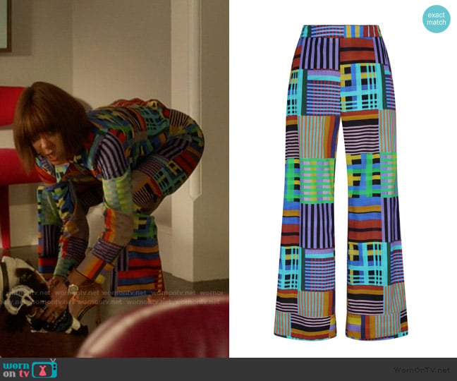 Deloreta Kantuta Pants in Malla Print worn by Lisa Todd Wexley (Nicole Ari Parker) on And Just Like That