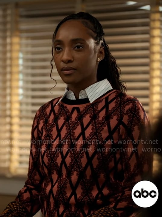 Faith’s pink floral checked sweater on Will Trent