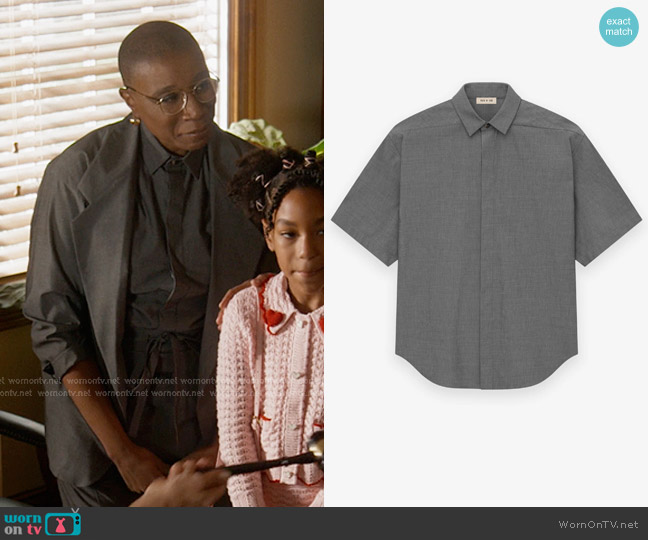 Fear of God Short Sleeve Oxford Shirt in melange titanium worn by Henrietta Wilson (Aisha Hinds) on 9-1-1
