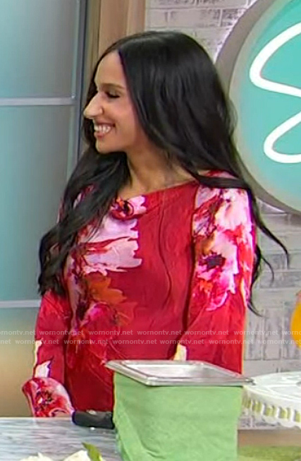 Jenna’s pink floral print mini dress on Sherri