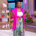 Jennifer’s floral pleated wide leg pants on The Jennifer Hudson Show