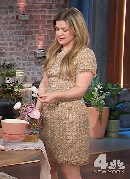Kelly’s gold tweed mini dress on The Kelly Clarkson Show