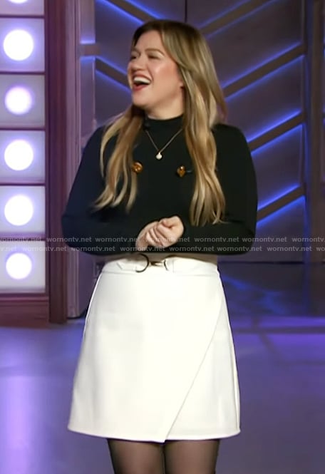 Kelly’s two tone belted dress on The Kelly Clarkson Show
