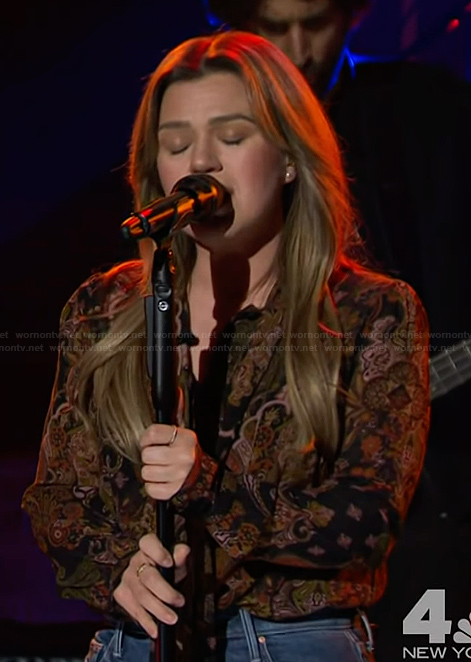 Kelly’s black paisley print blouse on The Kelly Clarkson Show