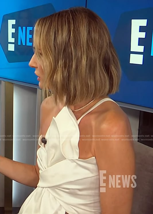 Keltie’s white bow top and wide leg pants on E! News