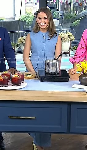 Meredith Hayden’s blue vest and pants on Today