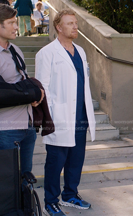 Owen Hunt’s blue sneakers on Greys Anatomy