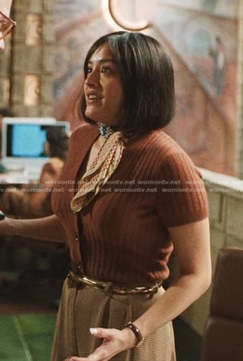 Quinn’s brown ribbed short sleeve cardigan on The Studio