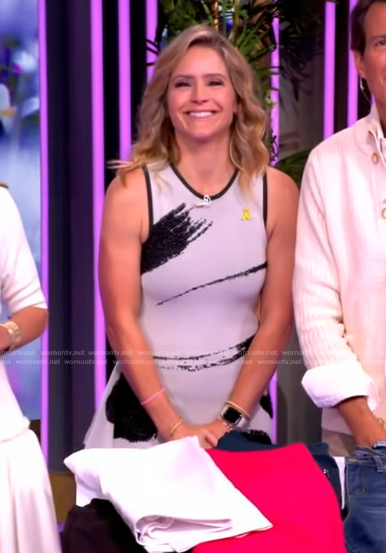 Sara’s brushstroke print sleeveless dress on The View