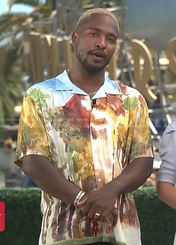 Scott’s abstract print shirt on Access Hollywood