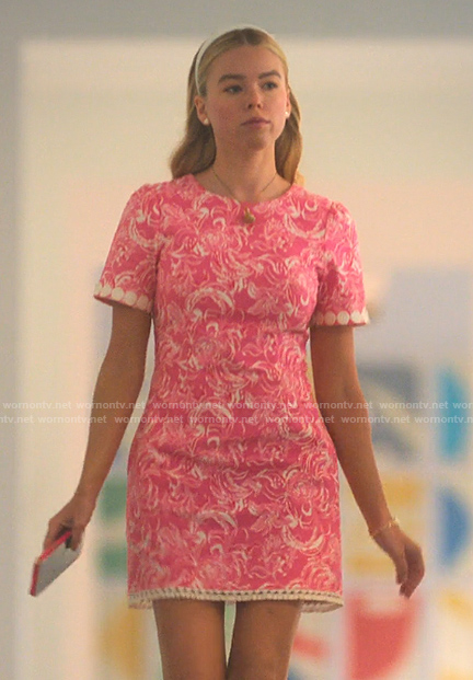 Simone’s pink short sleeved dress on Sirens