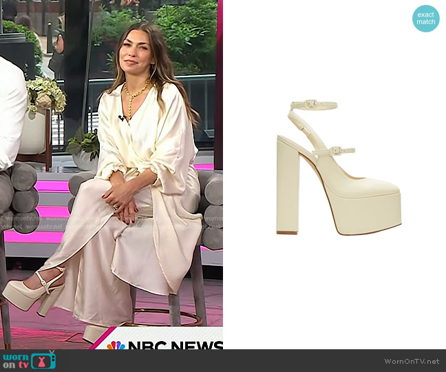 Steve Madden Scotlyn Bone Leather worn by Melissa Garcia on Today