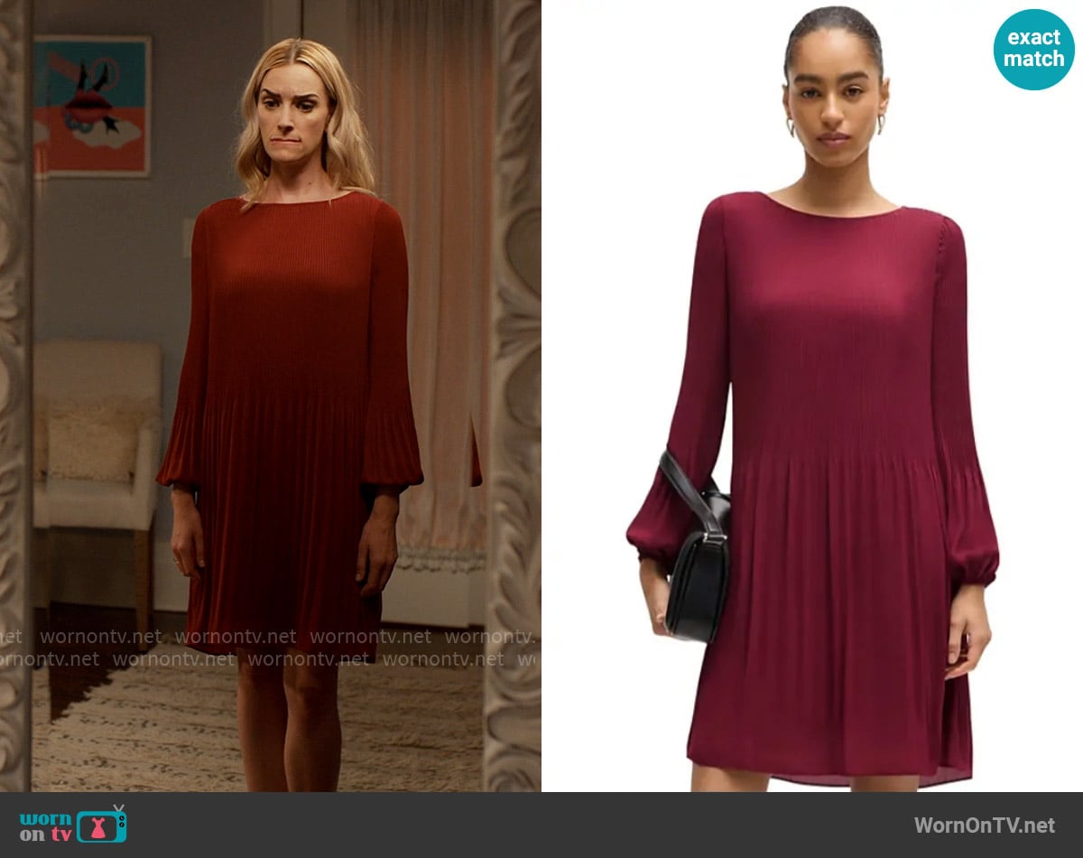 Hugo Boss Plisse Pleats Regular-Fit Crew-Neck Dress in Dark Red worn by Georgia Miller (Brianne Howey) on Ginny & Georgia