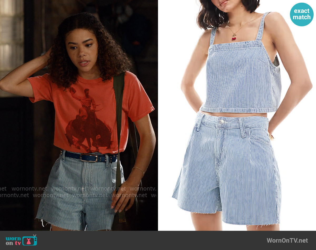 Mango Pinstripe Denim Shorts in Light Blue worn by Ginny Miller (Antonia Gentry) on Ginny & Georgia