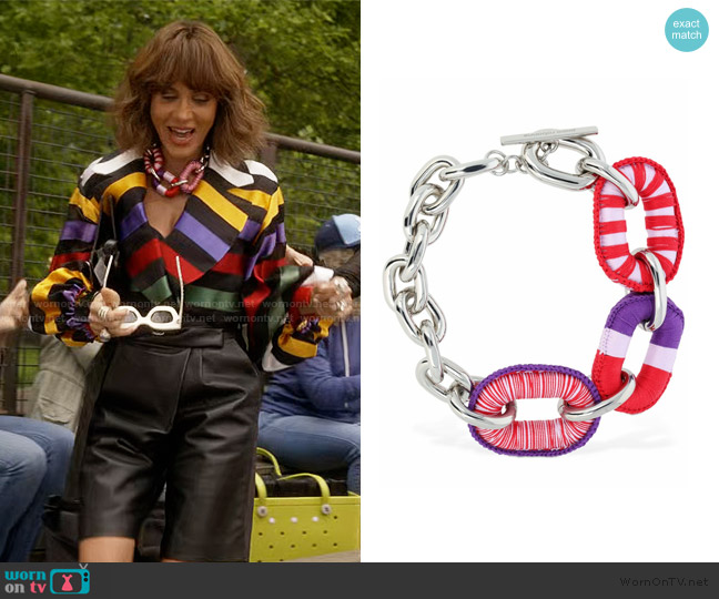 Rabanne XL Link crochet oversized necklace worn by Lisa Todd Wexley (Nicole Ari Parker) on And Just Like That
