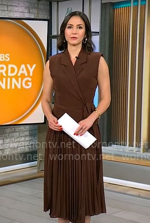 Ali Bauman’s brown pleated dress on CBS Mornings