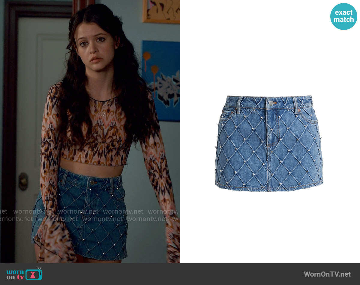 Alice + Olivia Joss Faux-Pearl Quilted Denim Miniskirt worn by Maxine Baker (Sara Waisglass) on Ginny & Georgia