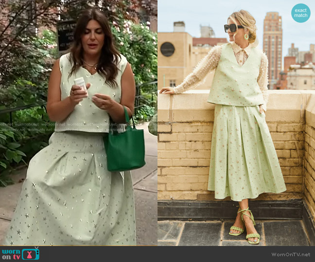 Buru Le V Mod Top in Celestial Mint worn by Katie Sturino on Today