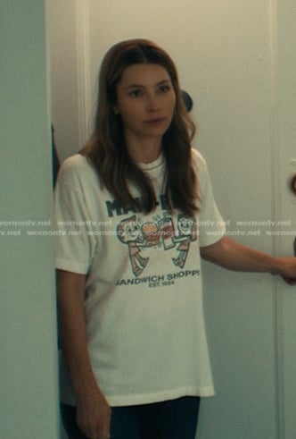 Chloe’s Made-Rite print tee on The Better Sister