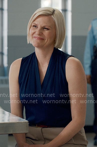 Ellen’s navy sleeveless v-neck top on Ginny & Georgia