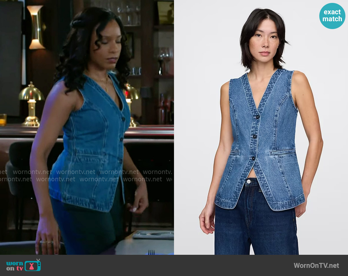 GAP Longline Denim Vest worn by Naomi Hamilton Hawthorne (Arielle Prepetit) on Beyond the Gates