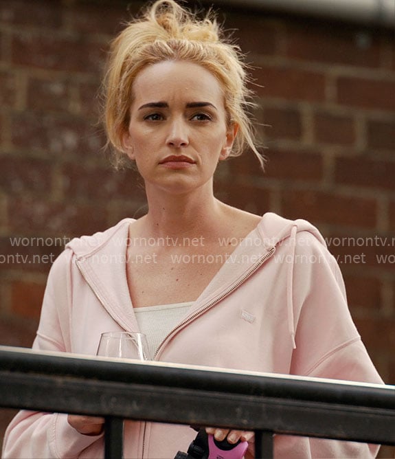 Georgia’s light pink hoodie on Ginny & Georgia