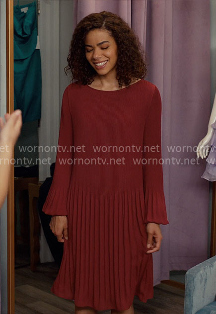 Ginny’s red pleated dress on Ginny & Georgia