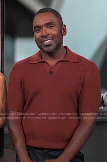 Justin’s orange knit polo on E! News