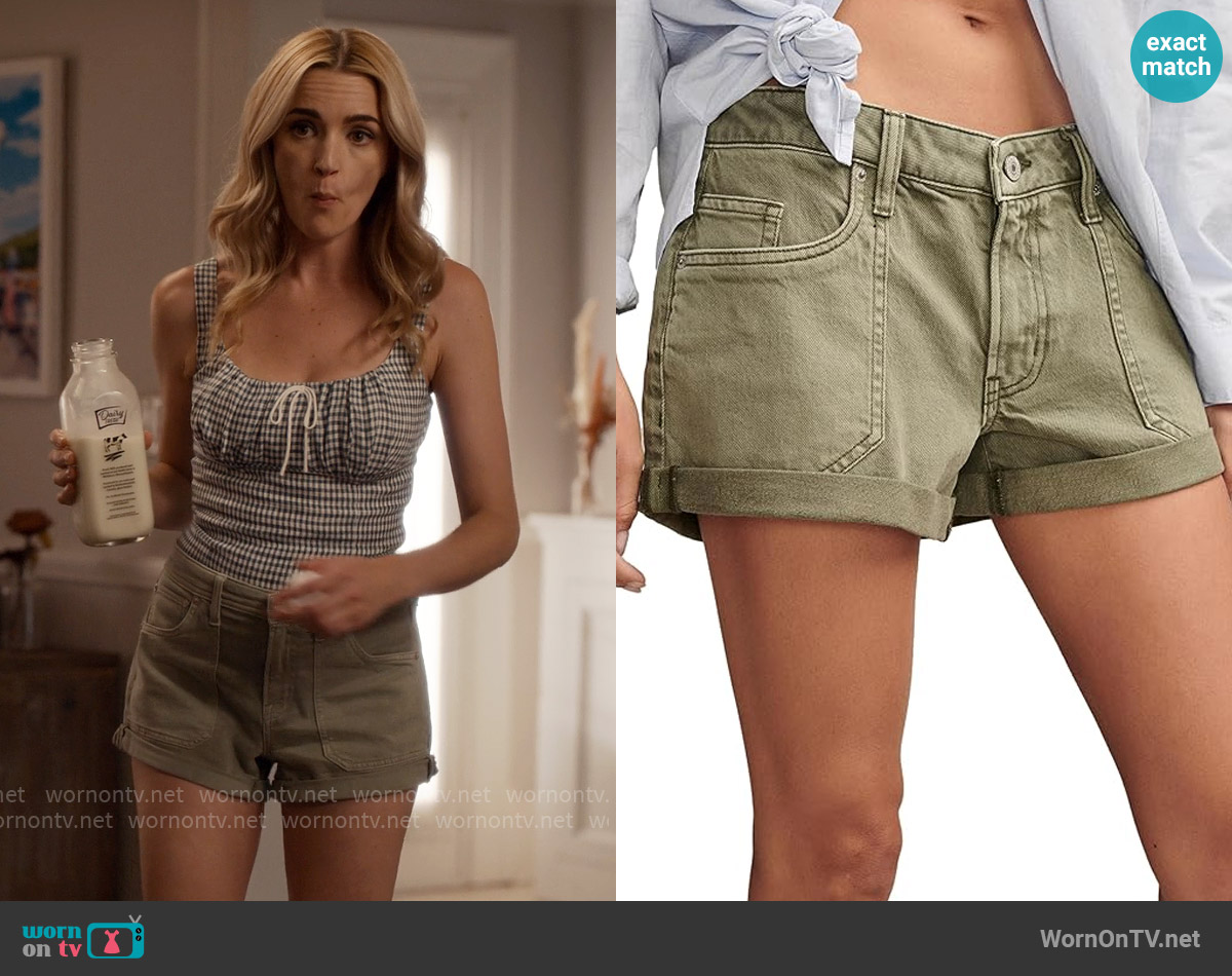 Lucky Brand Lucky Legend Cargo Short worn by Georgia Miller (Brianne Howey) on Ginny & Georgia