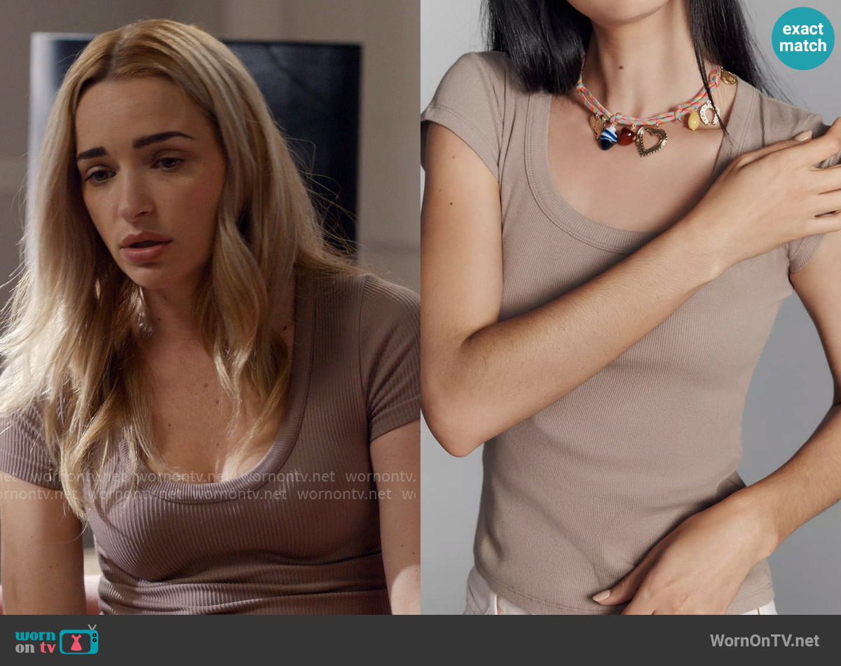 Pilcro Slim Scoop-Neck Tee in Deep Mink worn by Georgia Miller (Brianne Howey) on Ginny & Georgia
