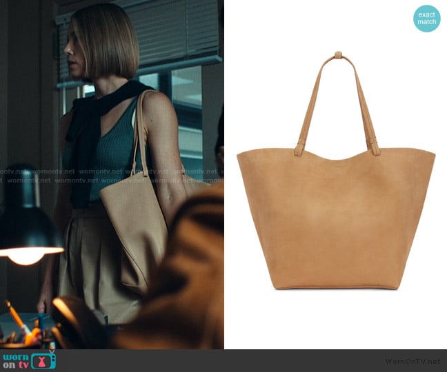 The Row Xl Park Tote Bag worn by Chloe Taylor (Jessica Biel) on The Better Sister