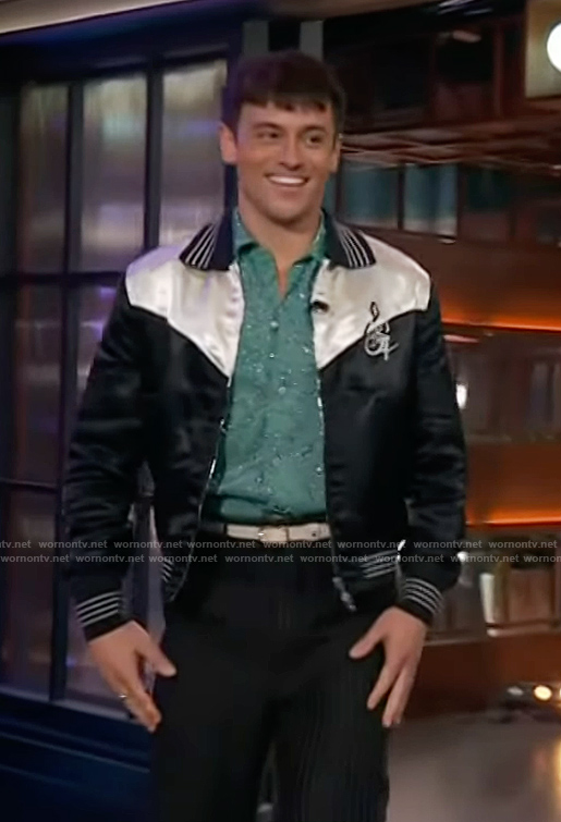 Tom Daley’s colorblock bomber jacket on The Kelly Clarkson Show