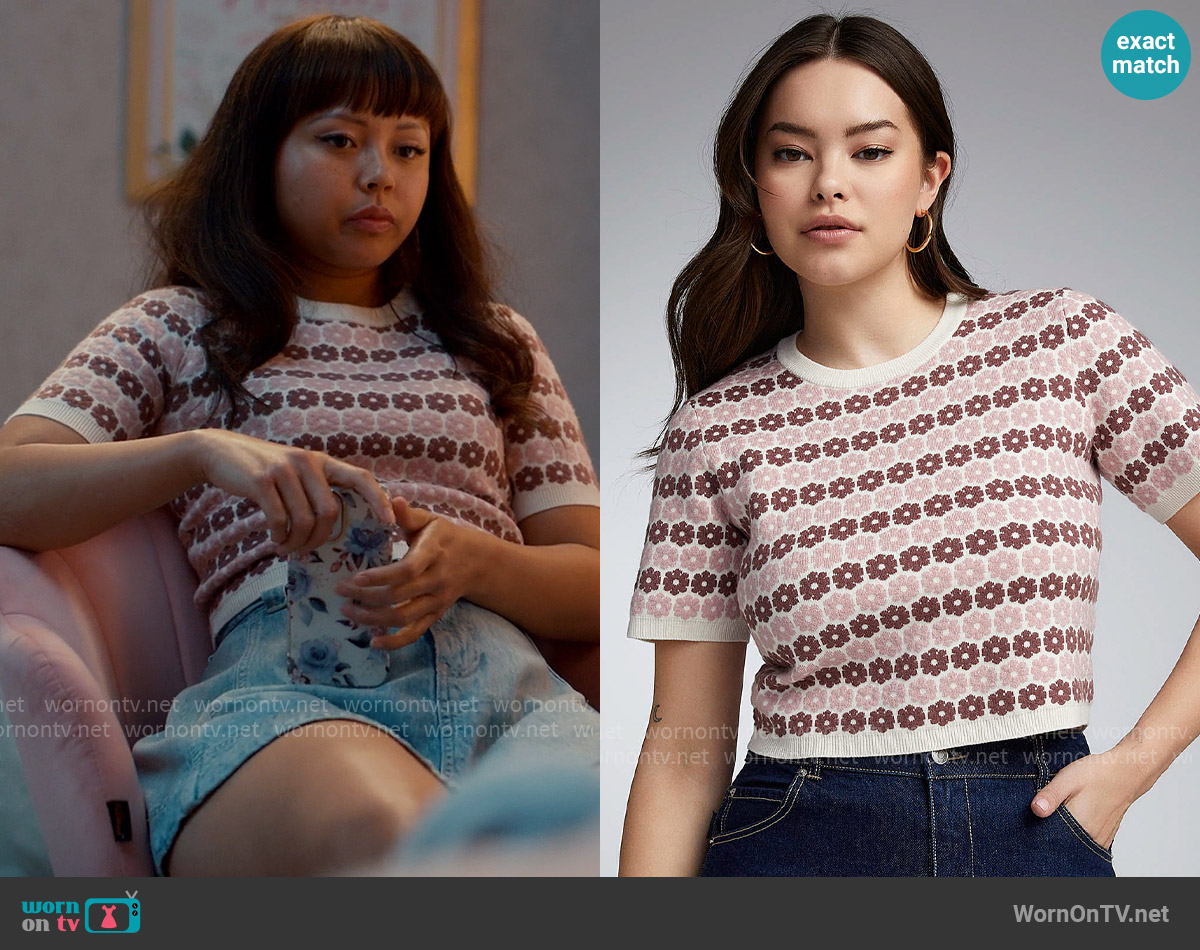 Twik Textured design sweater worn by Norah (Chelsea Clark) on Ginny & Georgia