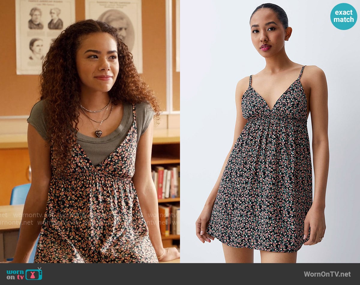 Twik Floral Print Slip Dress worn by Ginny Miller (Antonia Gentry) on Ginny & Georgia