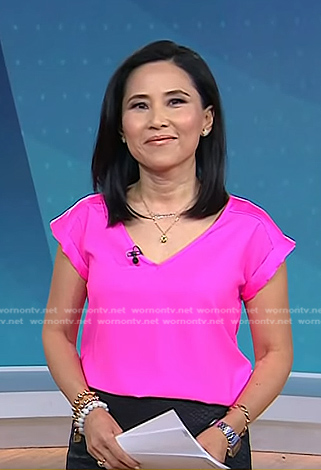 Vicky’s pink v-neck tee on Today