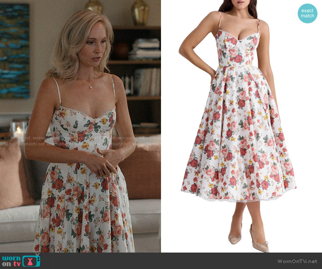 House of CB Mademoiselle Dress in Rose Print worn by Elizabeth Sinclair (Candice King) on We Were Liars