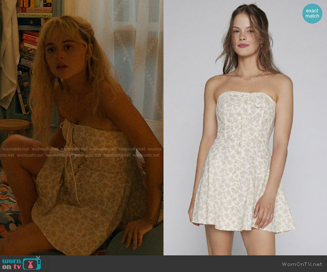 Kimchi Blue Addison Strapless Fit & Flare Mini Dress worn by Cadence Sinclair Eastman (Emily Alyn Lind) on We Were Liars