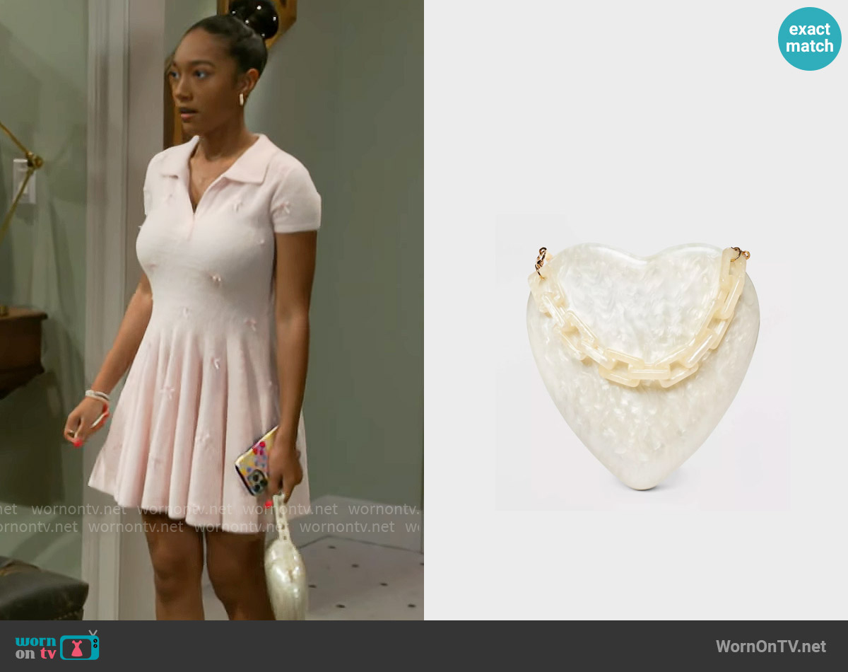 A New Day Pearl Heart Minaudiere Top Handle Bag worn by Samantha Richardson (Najah Jackson) on Beyond the Gates