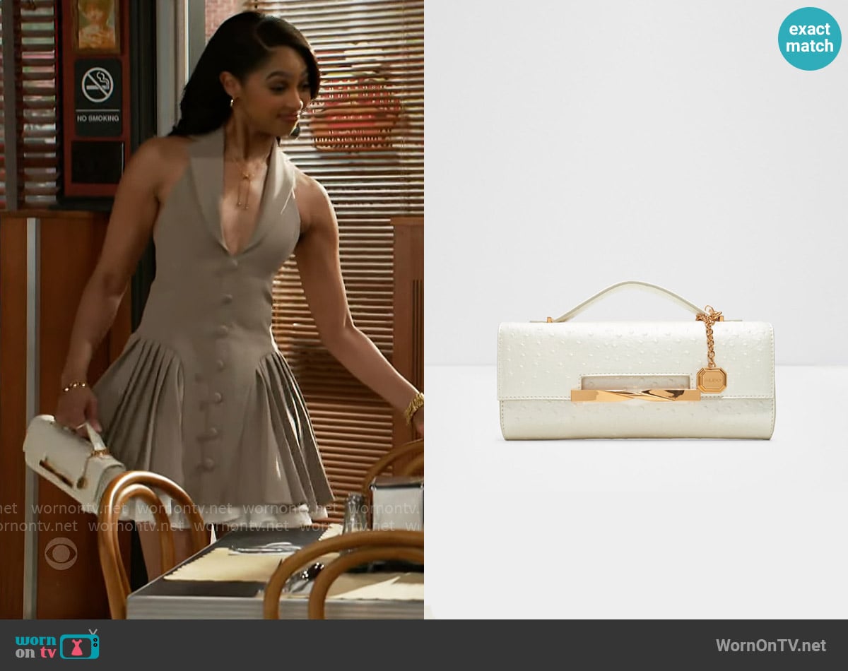 Aldo Novie Bag worn by Kat Richardson (Colby Muhammad) on Beyond the Gates