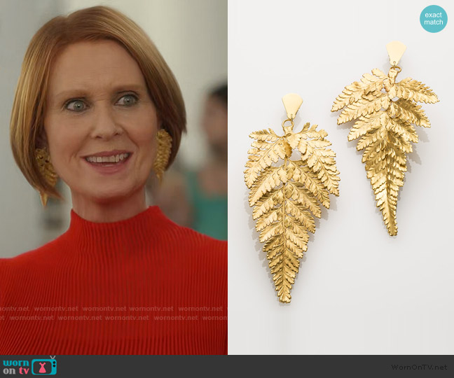 Alma Joyeria Lace Fern Earrings worn by Miranda Hobbs (Cynthia Nixon) on And Just Like That