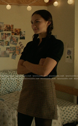 Belly’s brown plaid mini skirt on The Summer I Turned Pretty