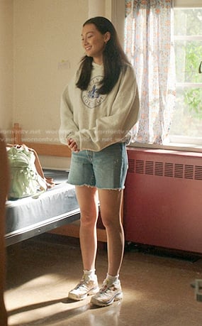 Belly’s grey Hinch Cllege hoodie on The Summer I Turned Pretty
