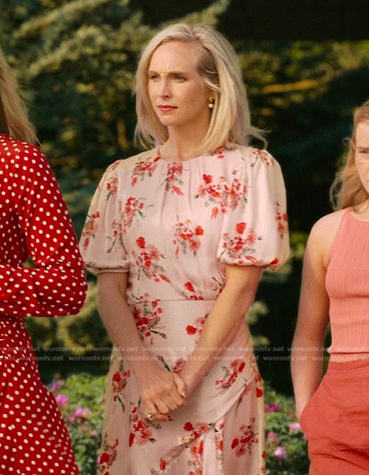 Bess’s pink floral print dress on We Were Liars