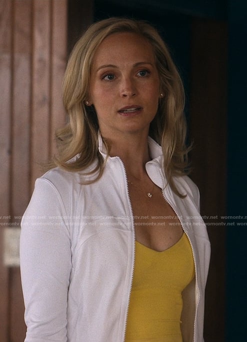 Bess’s white jacket and yellow top on We Were Liars