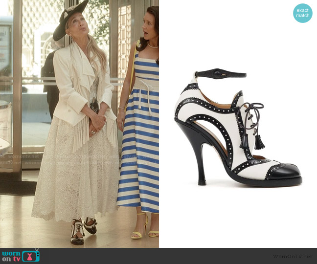 Maison Margiela Black Bourgeoise Spectator Tabi Pumps worn by Carrie Bradshaw (Sarah Jessica Parker) on And Just Like That