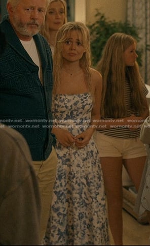 Cadence’s white and blue floral midi dress on We Were Liars