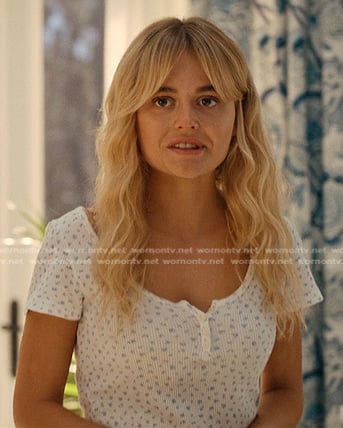 Cadence’s white floral waffle top on We Were Liars