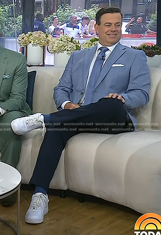 Carson Daly’s white sneakers on Today